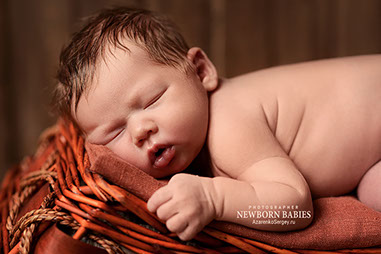 Портрет новорожденного малыша